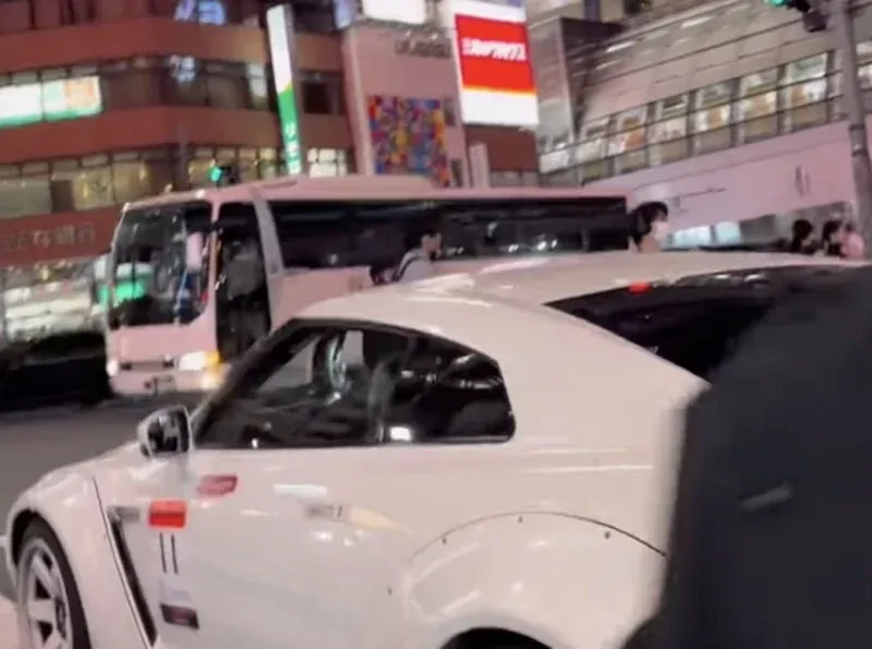 699Ef39E6324D680 W1200Xh893