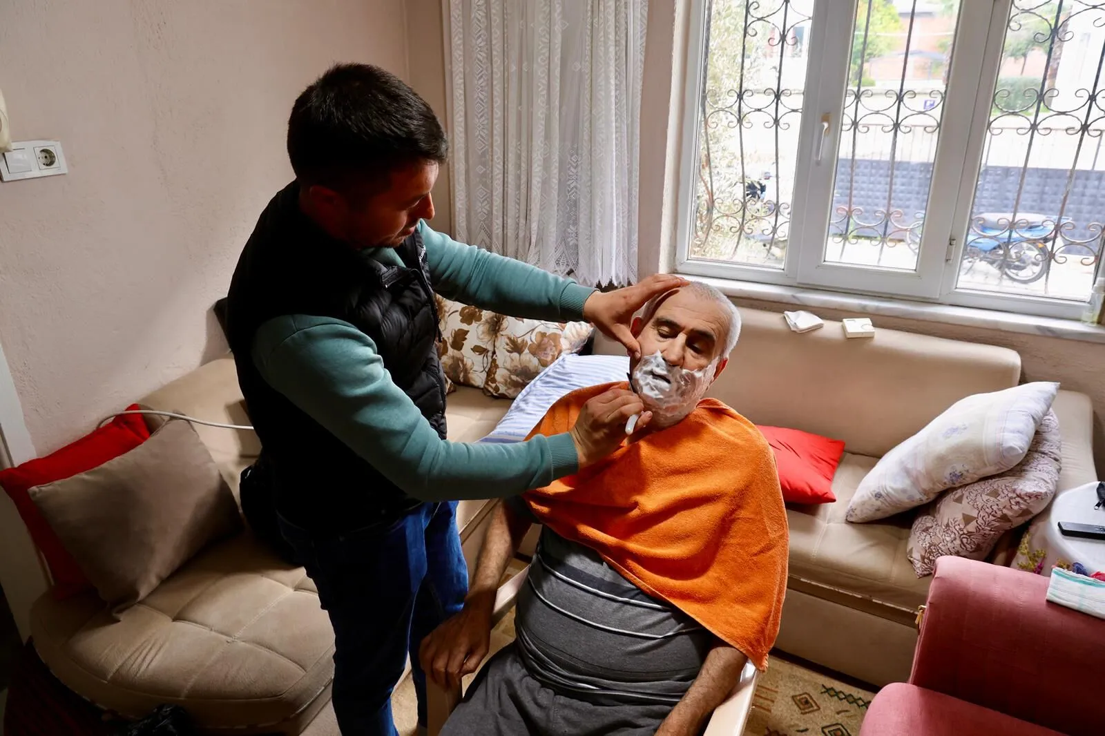 Cine Belediyesinden Evde Tiras Hizmeti 643121 9E3596D13F0B69A184Ed26F6C699C405