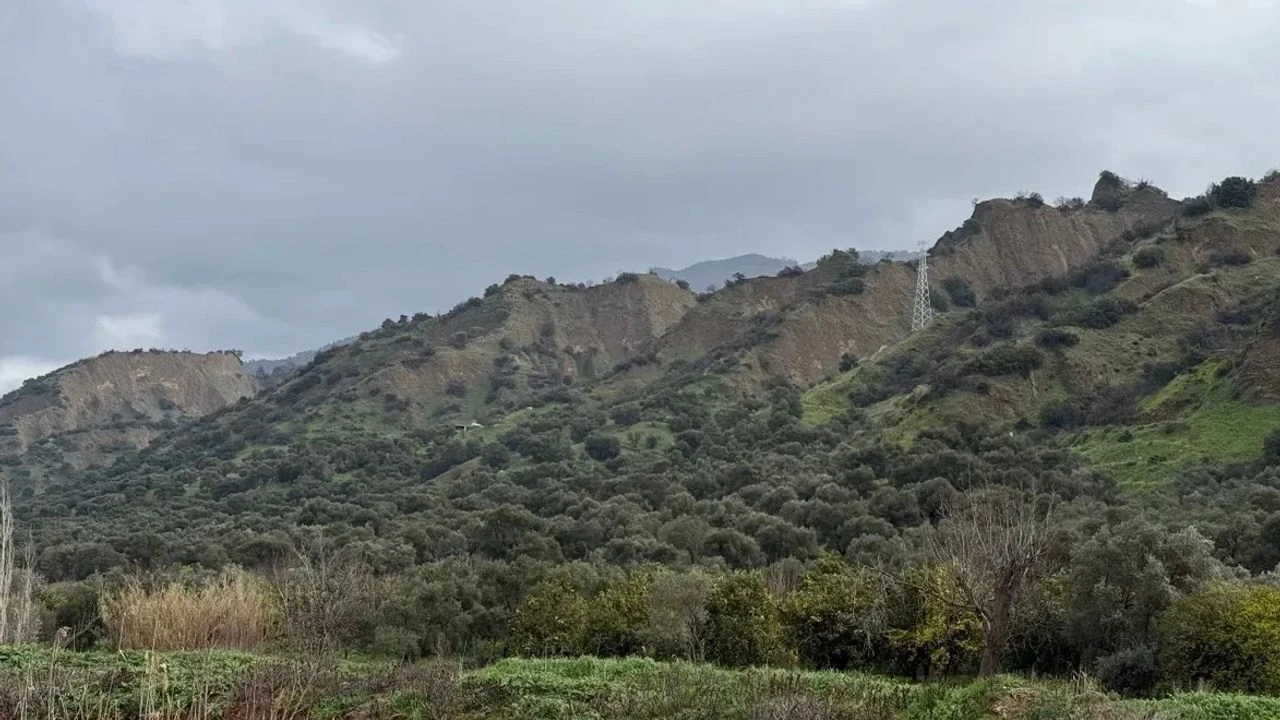 Nazillinin Korktugu Basina Geldi Tarimin Kalbine Kum Ocagi Soku 641219 3A18D9Ea918C7A4A22Fe95B5019F2Cb6