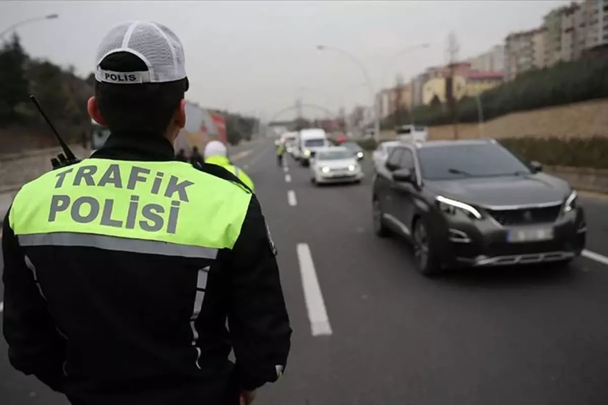 Polis Artik Sadece Ehliyet Sormayacak Dikkat 19571252 4121 Amp