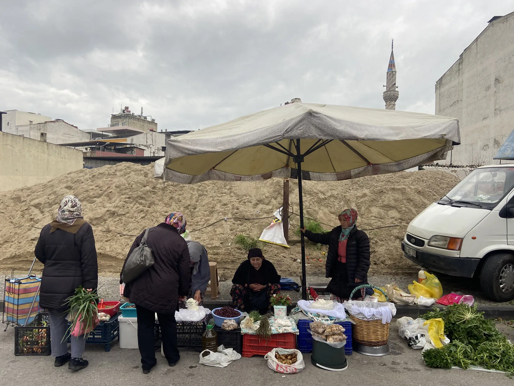 Uc Koy Bir Semsiye Tek Yoldaslik 641045 83C76Fb41Be4592Ac5527430746Fe39B