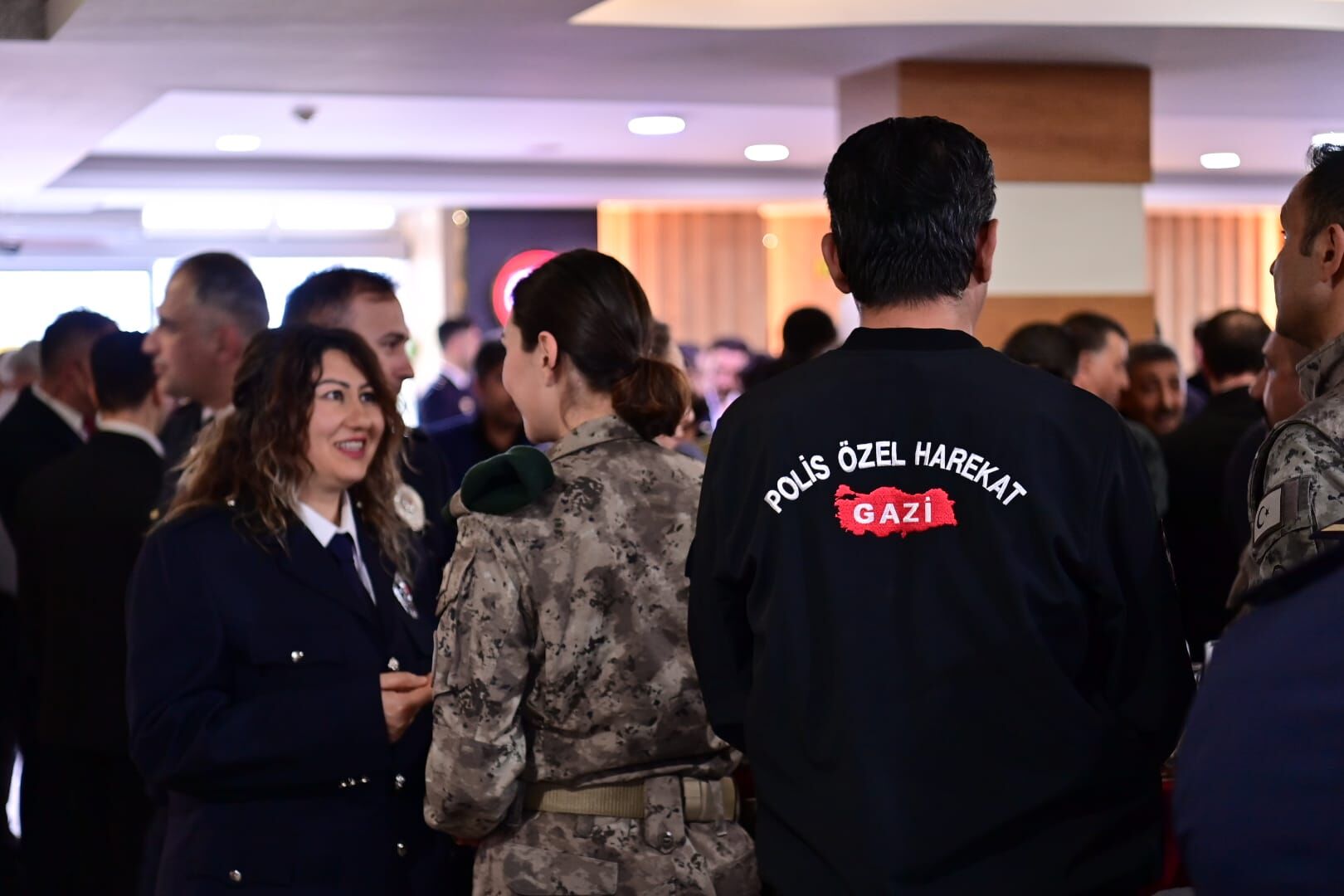 934210Ab 06E9 46D2 A3B0 472E18478F77