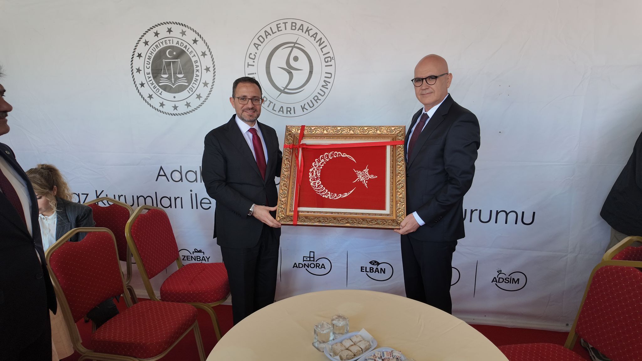 Af4A9D22 7Cc1 4105 886D F977D4Df67A6-1