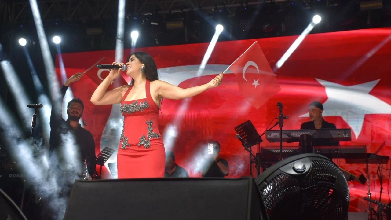 Karacasu’da Zara ile muhteşem kapanış