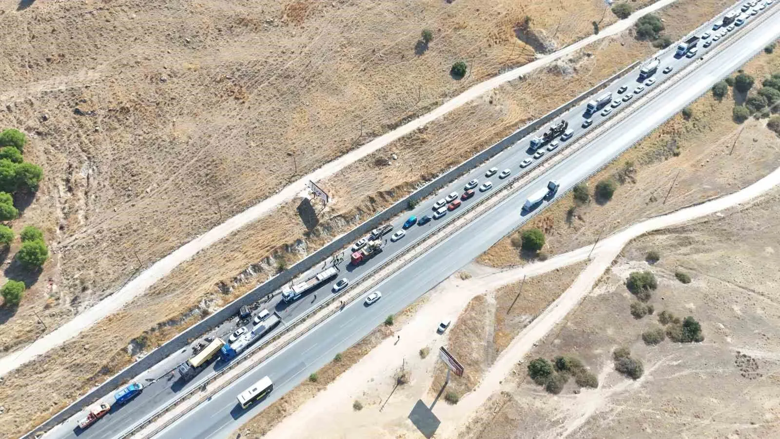 Kazalar Sonrasi Aydin Mugla Karayolu Kilitlendi Arac Kuyrugu 5 Kilometreye Ulasti 1787311804395 565268