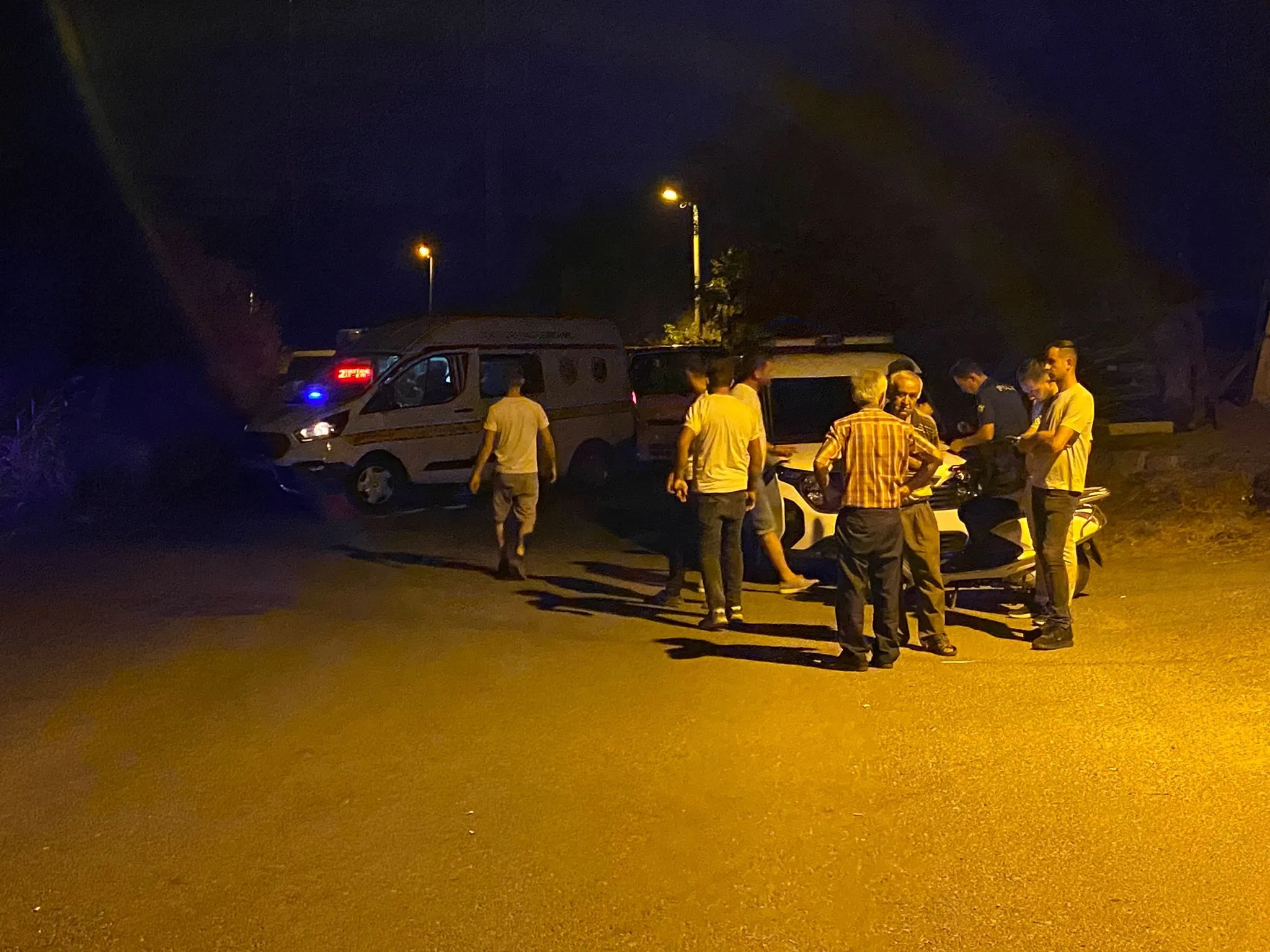 Nazillide Otomobilin Carpip Kactigi Kadin Agir Yaralandi 5