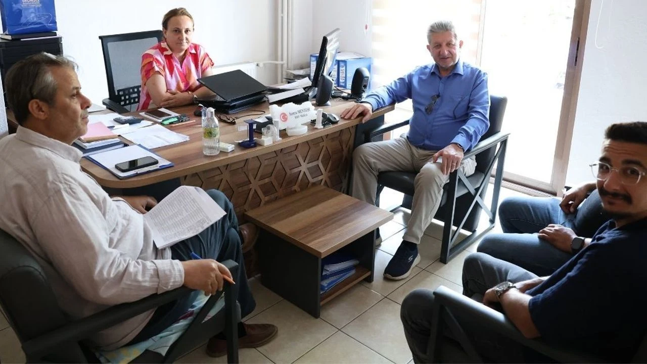 Nuri Arslan Bozdoganda Uyelerle Bulustu3