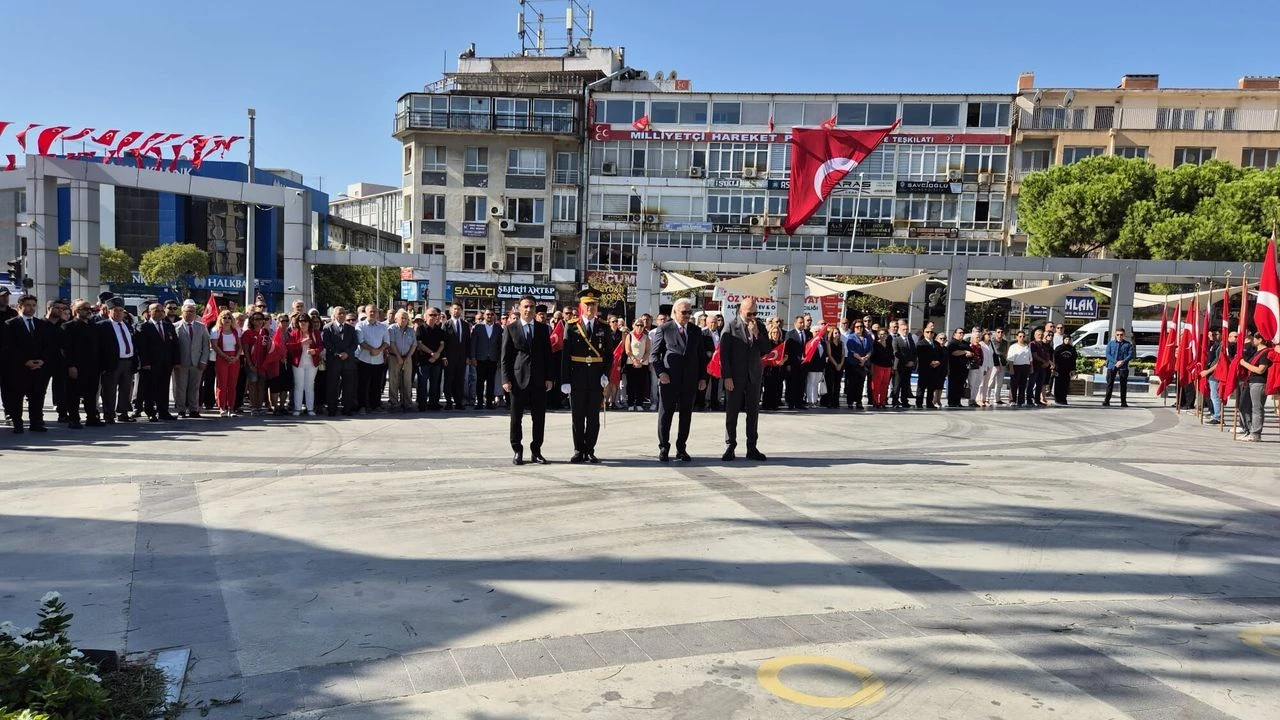 Sokede Zafer Bayrami Tarihi Katilimla Kutlandi Komando Tugayi Kutlama Coskusuna Ortak Oldu 1