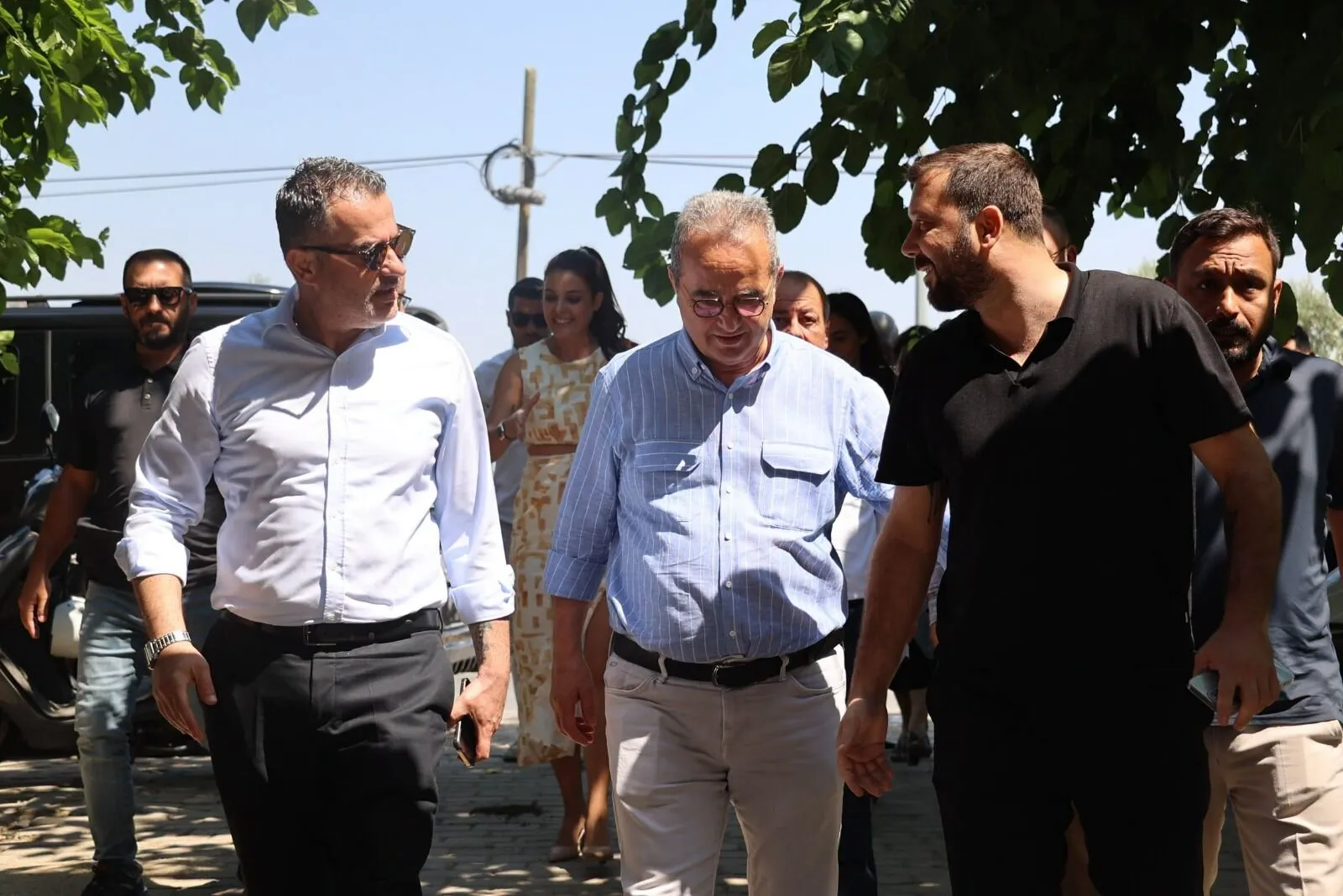 Tezcan Ve Karakoz Meclis Uyesini Mutlu Gununde Yalniz Birakmadi 3