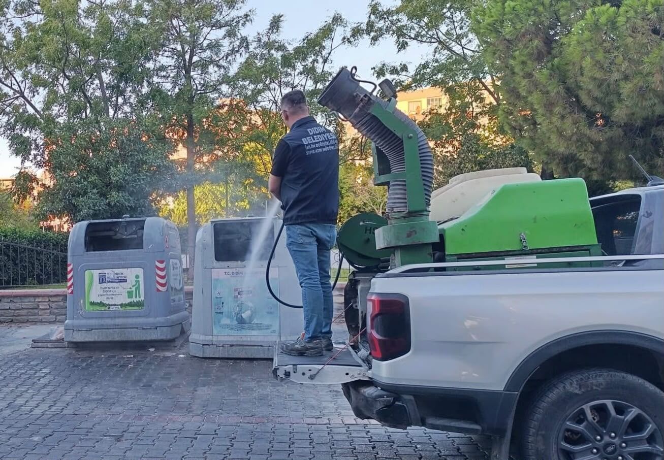 Didim'de ilaçlama çalışmaları devam ediyor