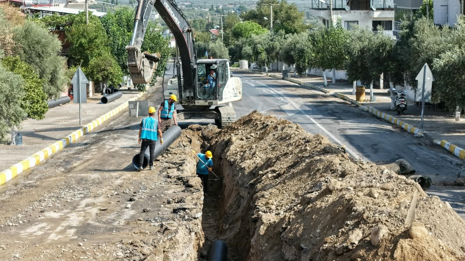 Büyükşehir'den Bozdoğan'a alt yapı çalışması