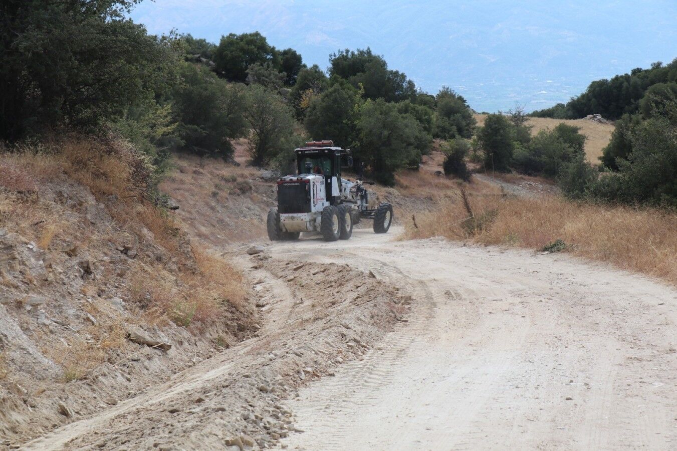 Bozdoğan'da şarampol ve tesviye mesaisi
