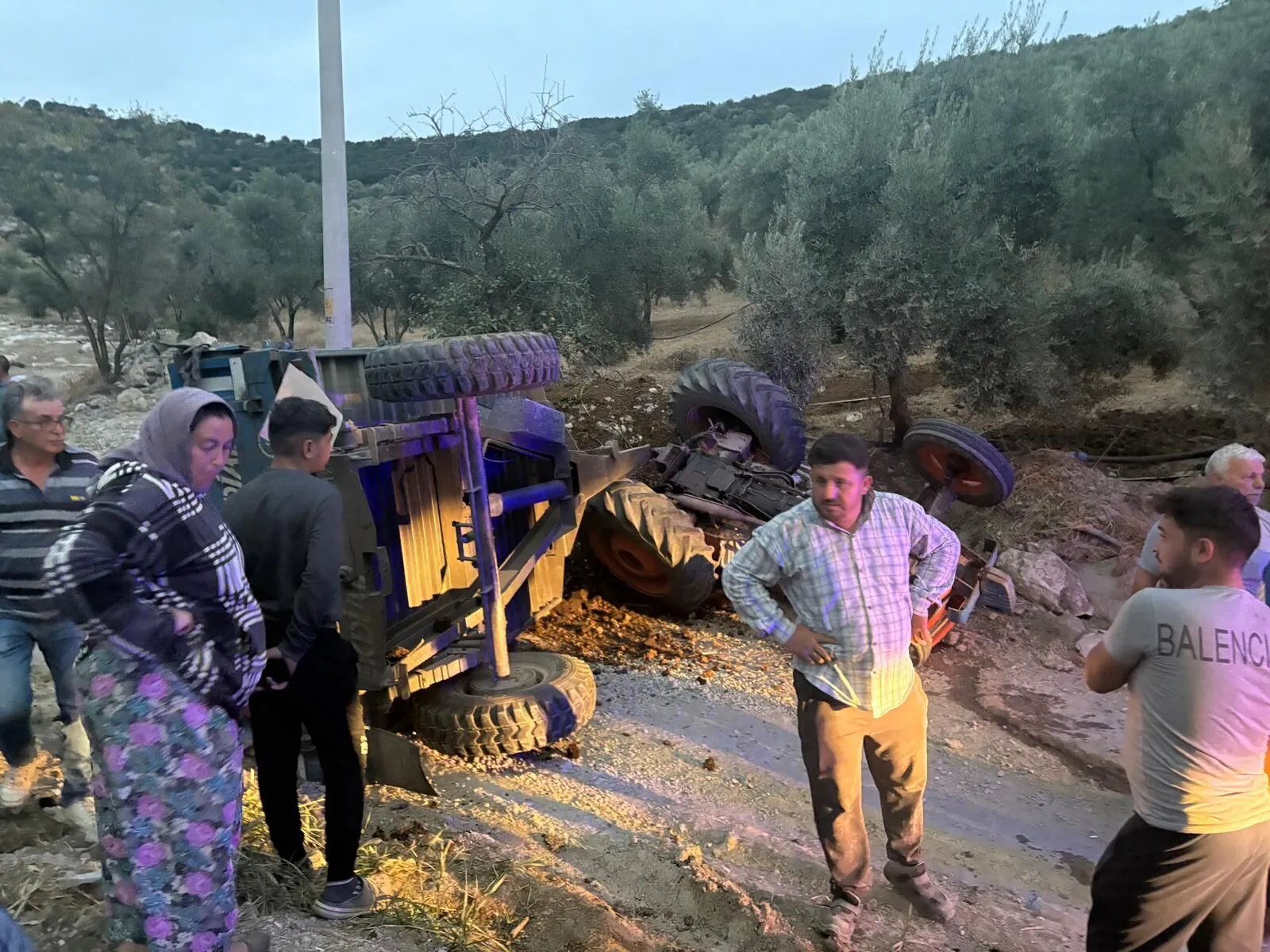 Bozdoğan'da korkutan traktör kazası