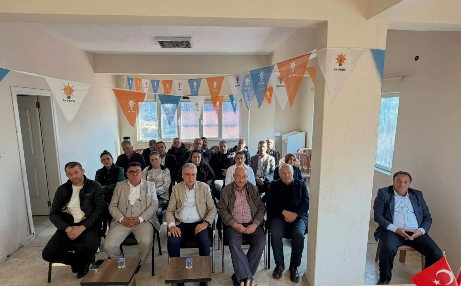 Ak Partili Ozmenden Karacasu Teskilatina Yakin Mercek 2