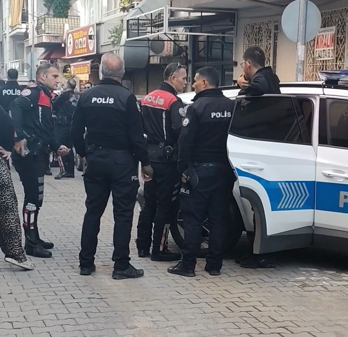 Aydinda Kiz Meselesi Kavgasi Kanli Bitti Cam Kirigiyla Arkad 700529 98Cd63