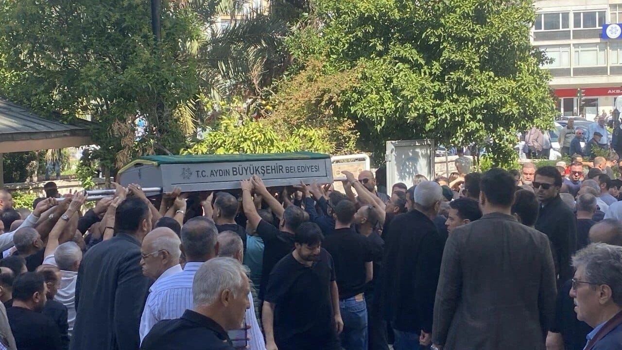 Aydinda Silah Sesinden Sonra Evinde Olu Bulunmustu Alparslan Sarginin Cenaze Toreni Duzenlendi 3 (1)