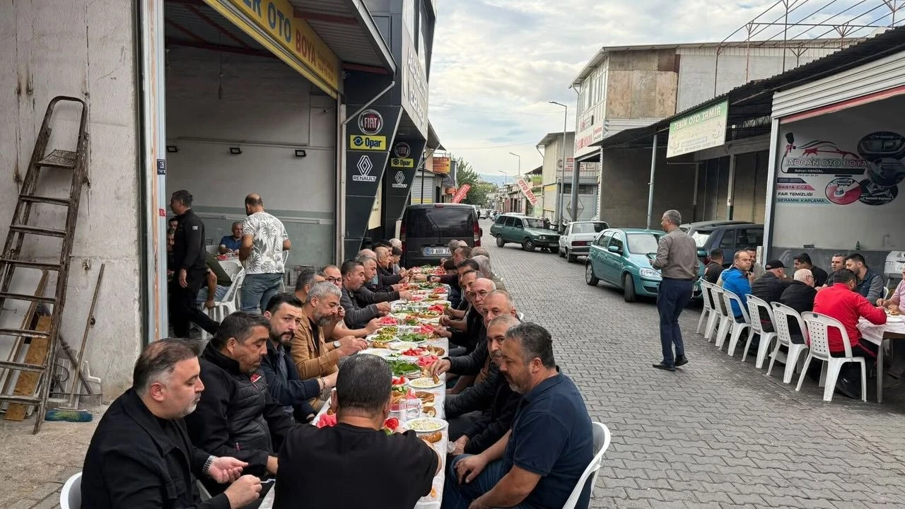 Aydindaki Sanayi Esnafindan Dayanisma Sofrasi Baskan Avsar Ve Eyefci Esnafla Gundemi Degerlendirdi 3