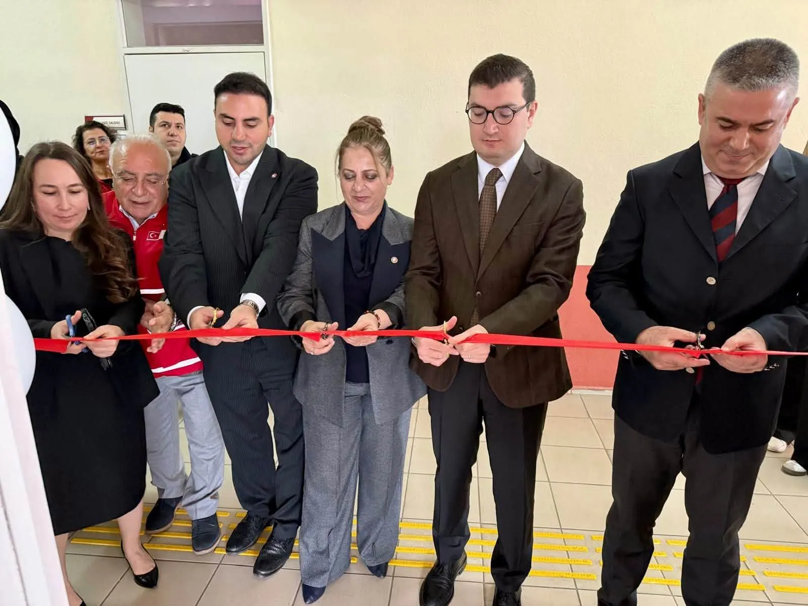Bozdogandaki Ogrenciler Icin Anlamli Proje Kizilay Kampus Magazasi Torenle Acildi 1