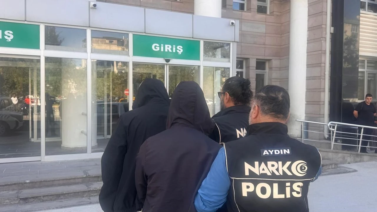 Kuşadası'nda zehir serasına baskın