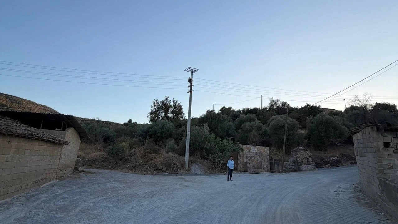 Muhtar Ozbastan Baskan Cerciogluna Hizmet Tesekkuru 698685 Fe2238