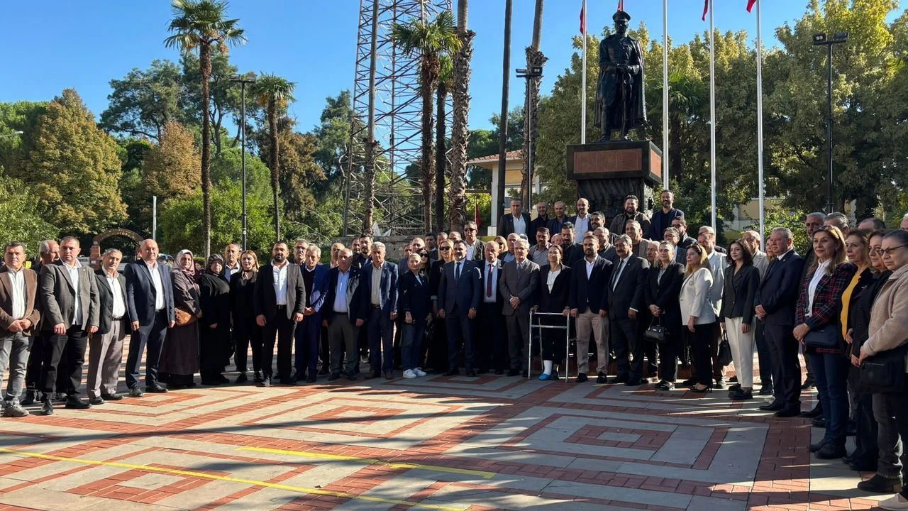 Nazillide Muhtarlar Gunu Kutlandi Turkiyenin Ilk Kadin Muhtari Gul Esin Kabri Basinda Anildi 4