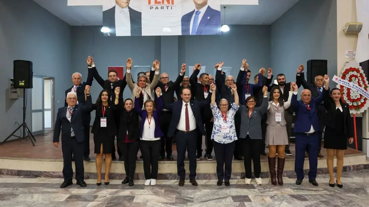 Yeni Parti Efelerde Yeni Yonetim Belli Oldu