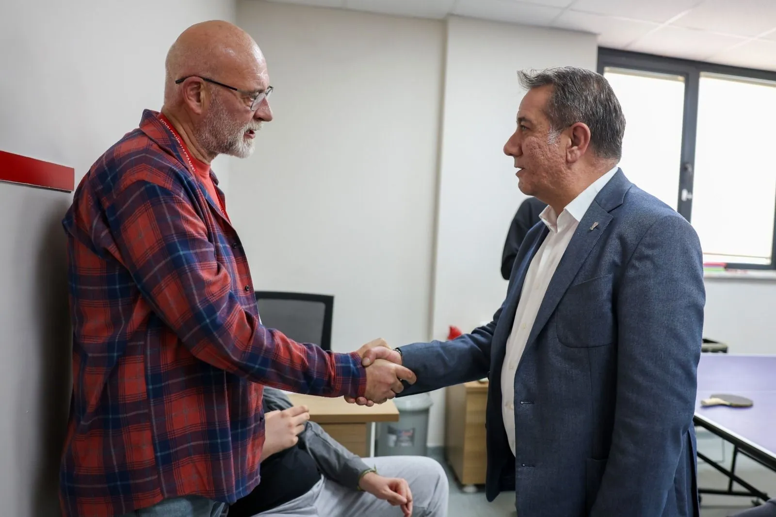 Yetiskin Sampiyon Ve Universiteli Ece Ile Bulustu 1