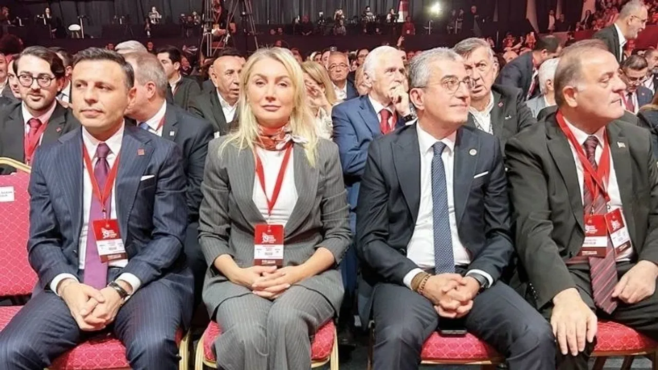 Özgür Çelik yeniden CHP İstanbul İl Başkanı seçildi