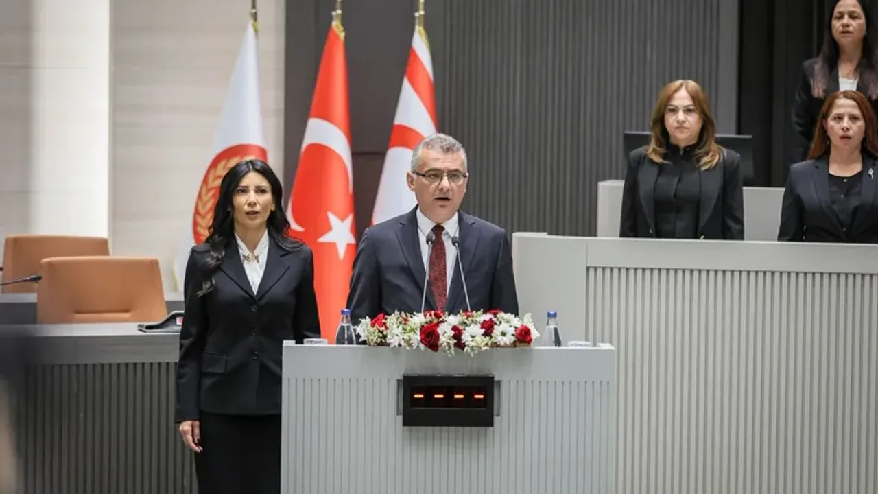 Tufan Erhürman ant içti, ilk konuşmasında Türkiye'den bahsetti