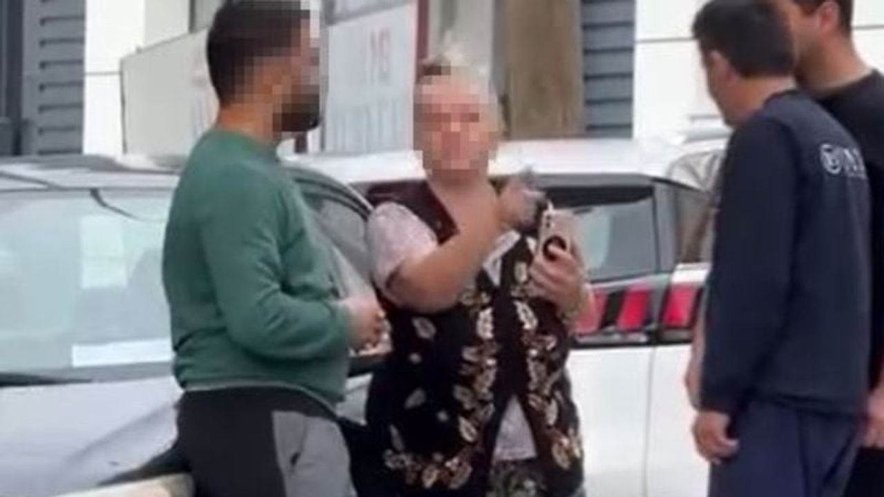 Park yeri kavgası kameraya yansıdı
