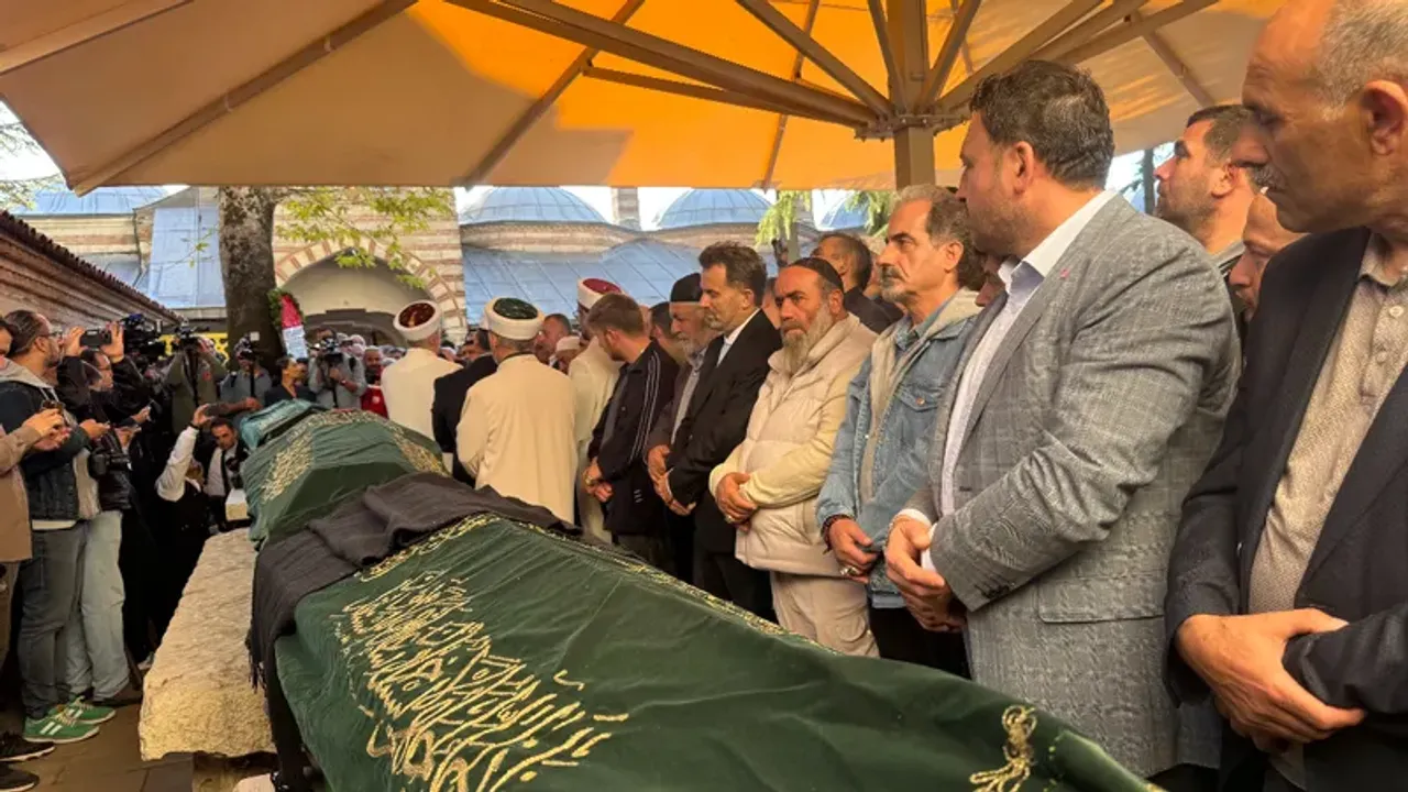 Kocaeli'de çöken binada hayatını kaybeden Bilir ailesine veda