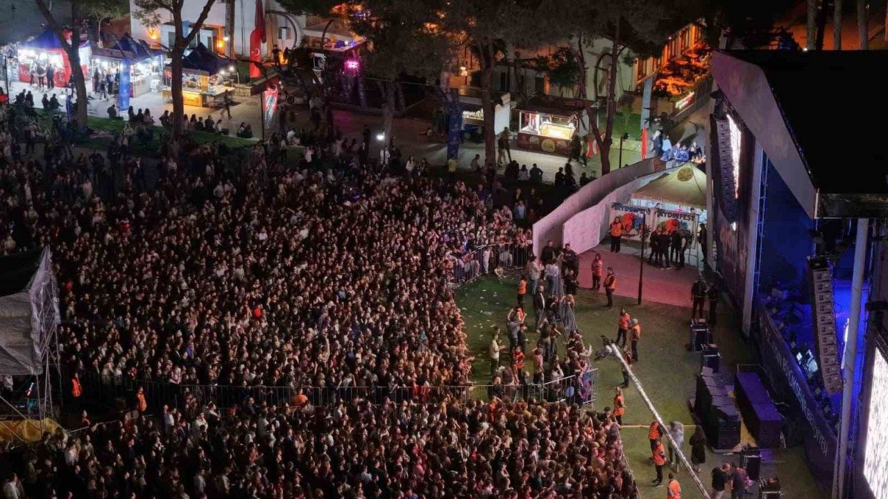 Aydınfest coşkuyla başladı, Tekstil Park doldu taştı