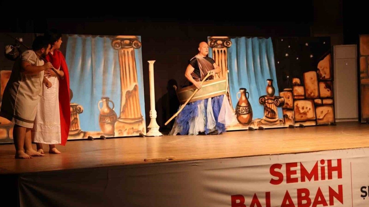 "Hades’e Yolculuk" tiyatro severlerle buluştu