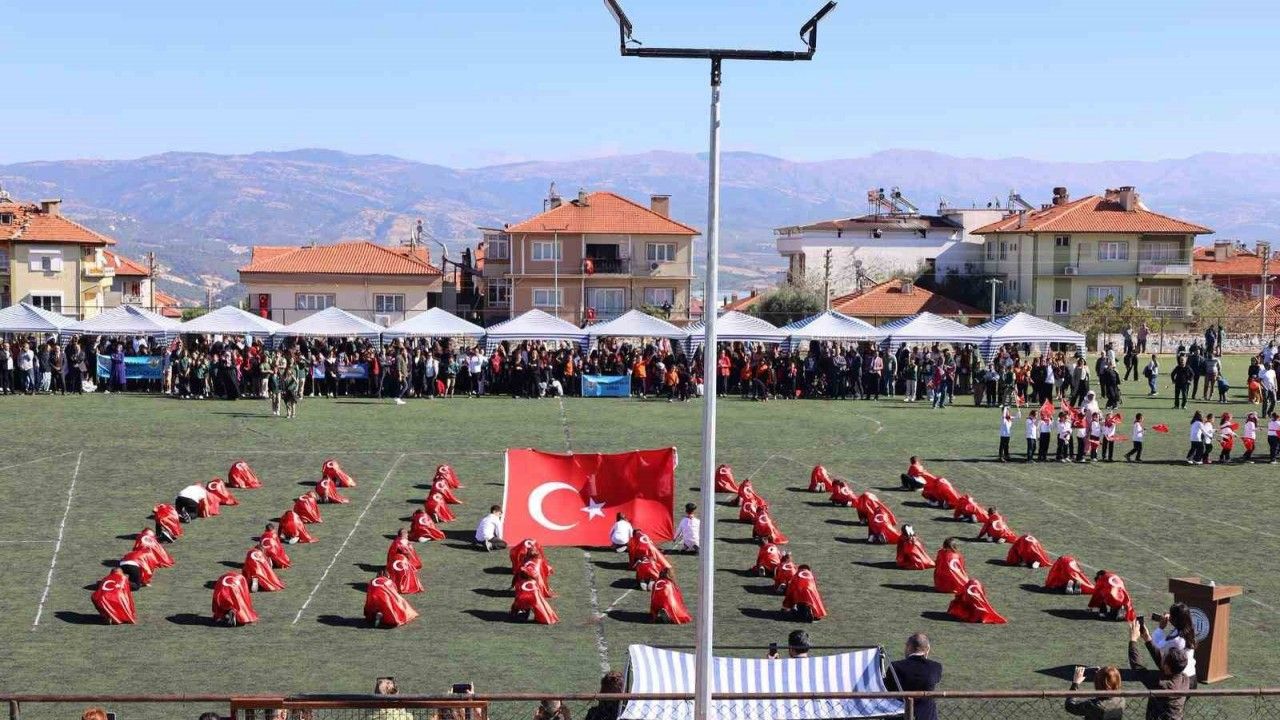 Karacasu’da Cumhuriyet’in 102. yılı coşkuyla kutlandı