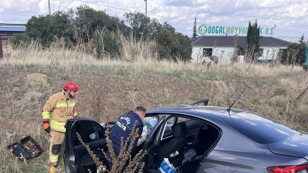 Otomobil tıra arkadan çarptı:1 yaralı