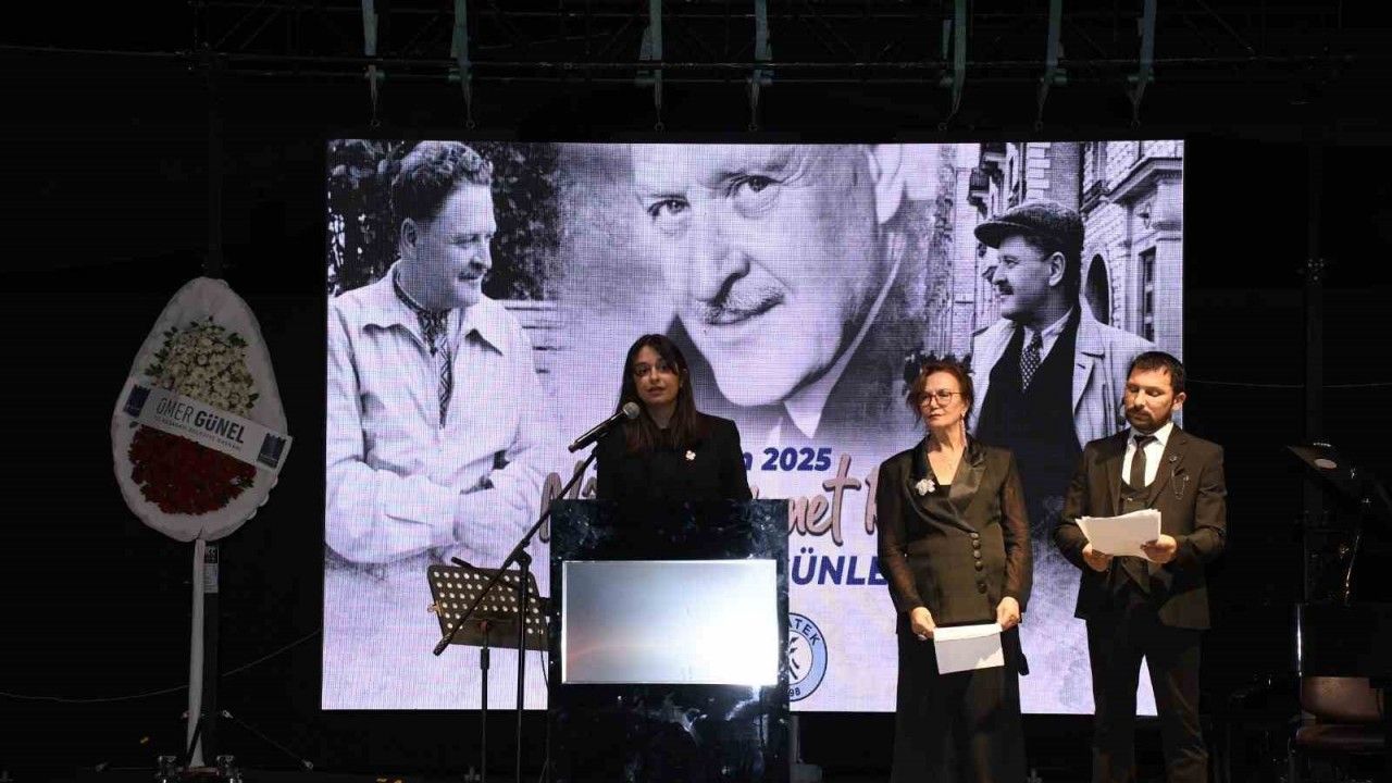 Kuşadası’nda Nazım’ın dizeleri 9 farklı dilde yankılandı