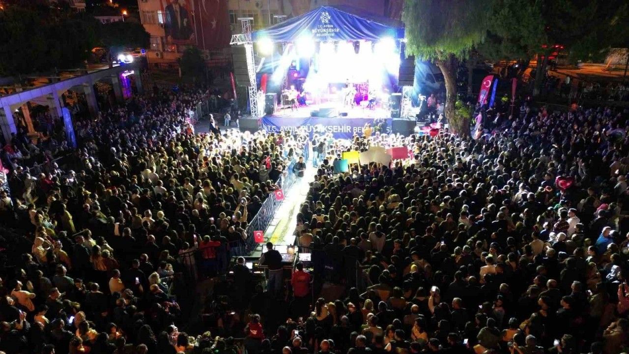 Kıraç’la Söke’de Cumhuriyet Coşkusu