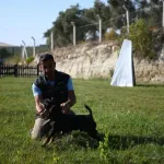 Eğittiği köpekler hayat kurtarıyor