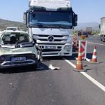 Tır otomobile arkadan çarptı