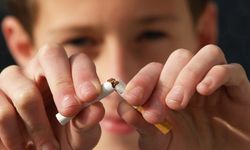 İspanya'da çocuğu sigara içene ceza