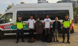 Kaçak göçmen otoyol jandarmasına takıldı