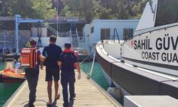 Gezi teknesinde rahatsızlanan vatandaşa tıbbi tahliye