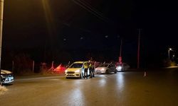 Kızılcaköy yolunda araç ve kimlik kontrolü