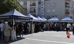 Kuşadası Belediyesi öğrencilerin yanında