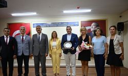 Hayırsever iş insanına eğitime destek plaketi