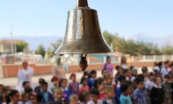 Tatil Bitti, İlk Ders "Yeşil Vatan"