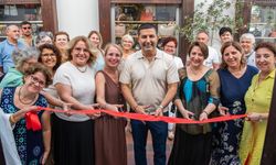 Kuşadası’nda “Renkli Tasarımlar” Sergisi Açıldı