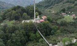 Babasının vasiyetiyle camiye asma köprü yaptı