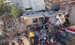 7 katlı bina çöktü: 2 ölü, 1 yaralı