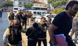 Genç kız, arkadaşının abisi ve kuzenleri tarafından bıçaklandı